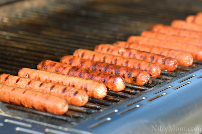 How Long To Grill Hot Dogs
 An Easy Hot Dog Bar Idea for a Grilling Party