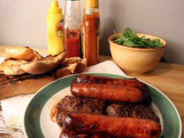 How Long To Grill Hot Dogs
 How to Grill Hamburgers and Hot Dogs with