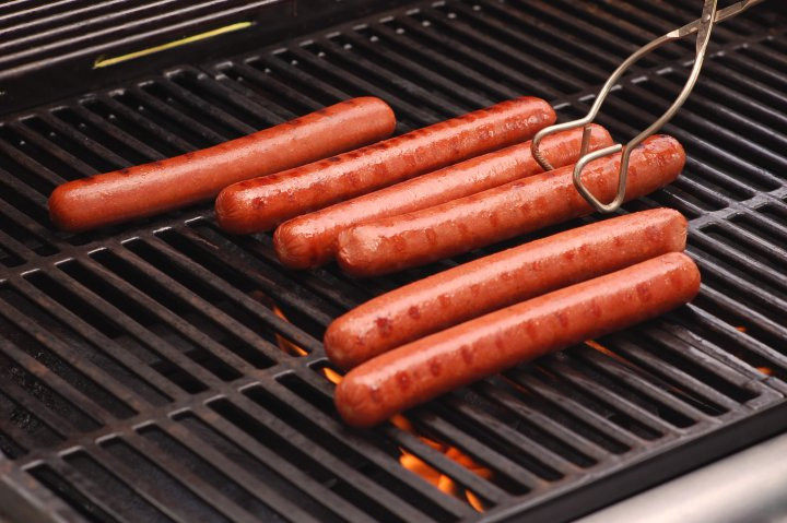 How Long To Grill Hot Dogs
 Hot Dogs What They Do to Your Body