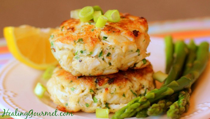 How To Cook Crab Cakes
 How to Make Paleo Crab Cakes with a Secret Ingre nt