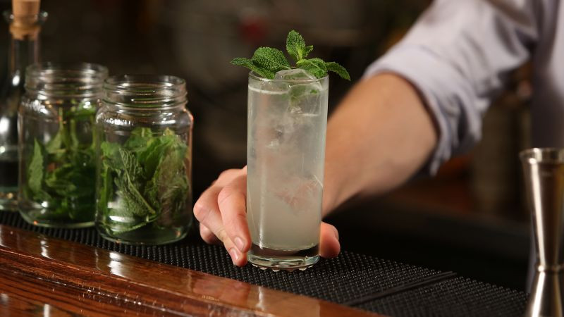 How To Make Mojitos Drinks
 Watch GQ Cocktails How to Make the Perfect Mojito