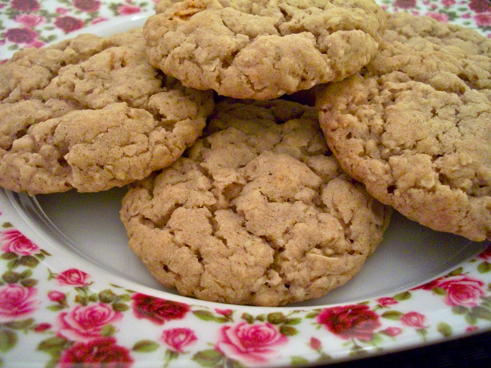 Instant Oatmeal Cookies
 Brooke Bakes Apple Cinnamon Instant Oatmeal Cookies