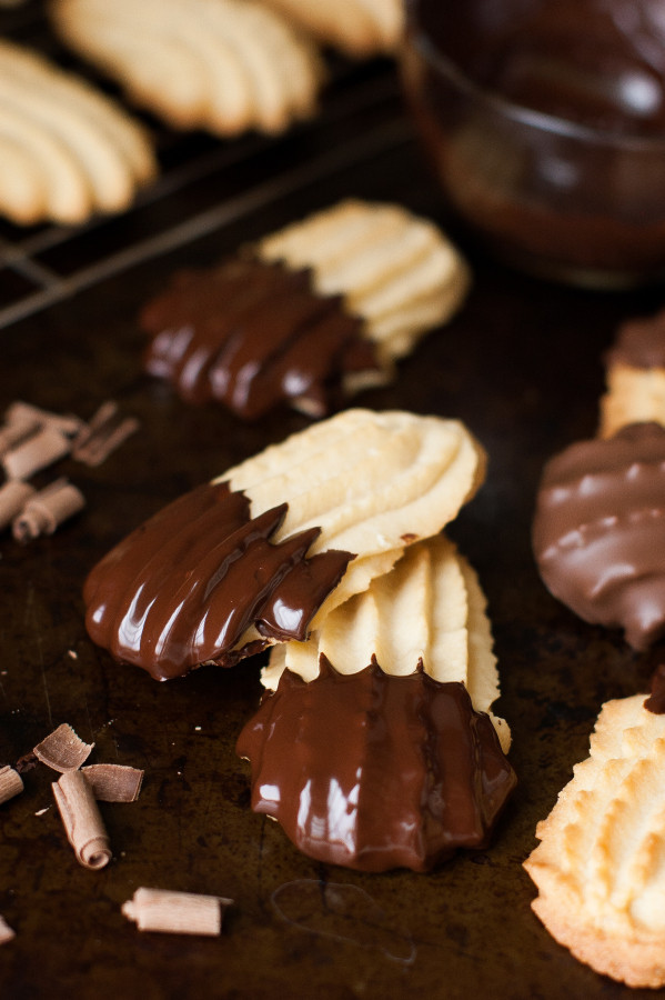 Italian Butter Cookies
 Chocolate Dipped Italian Butter Cookies The Kitchen McCabe