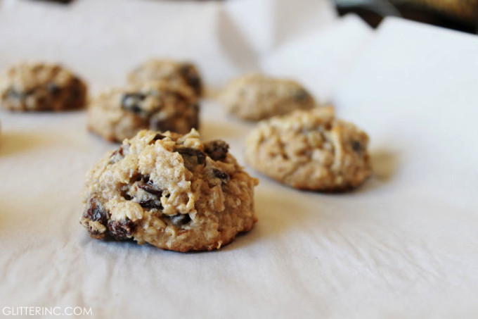 Low Sugar Oatmeal Cookies
 Thick and Chewy Lower Sugar Oatmeal Raisin CookiesGlitter