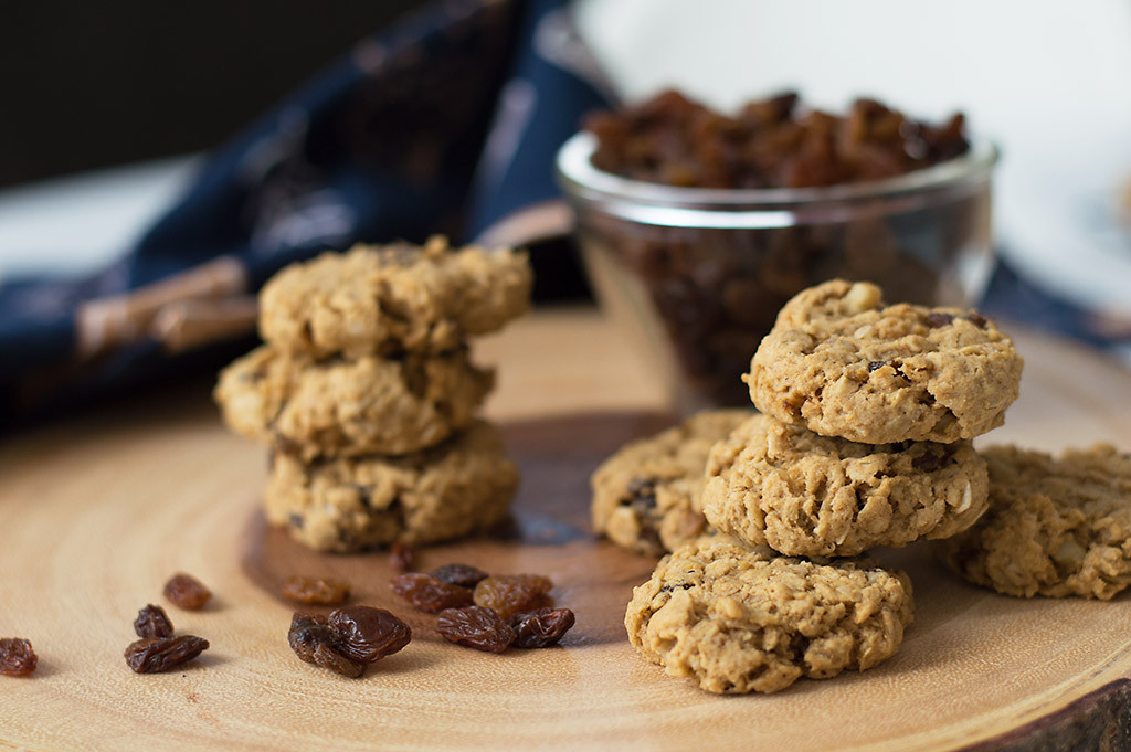 Low Sugar Oatmeal Cookies
 Vegan low sugar oatmeal raisin cookies With no specialty