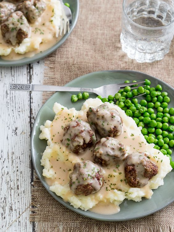 Meatball Dinners Ideas
 Super Easy Swedish Meatballs Recipe