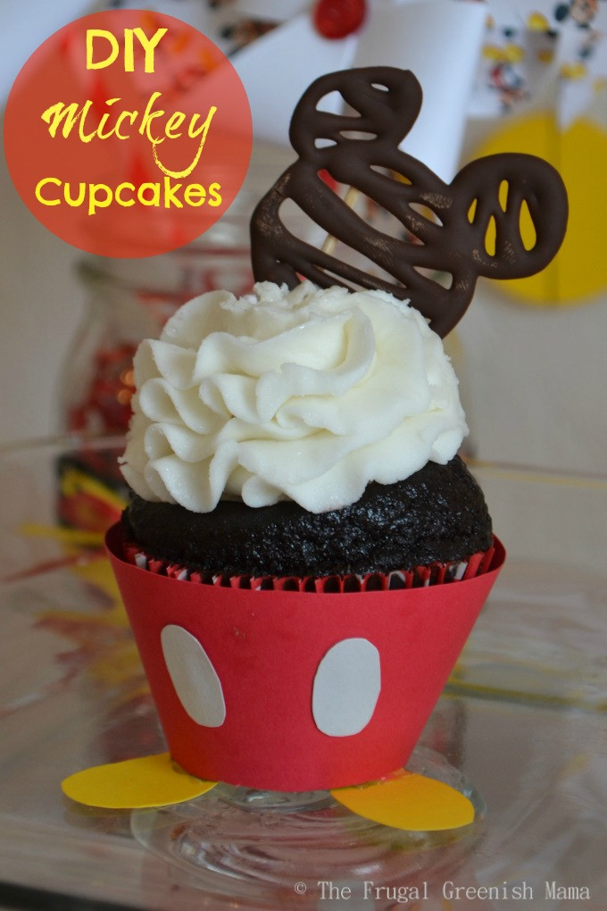 Mickey Mouse Cupcakes
 Mickey Mouse Cupcakes With Free Printable Templates Our