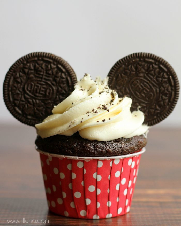 Mickey Mouse Cupcakes
 EASY Mickey Mouse Cupcakes
