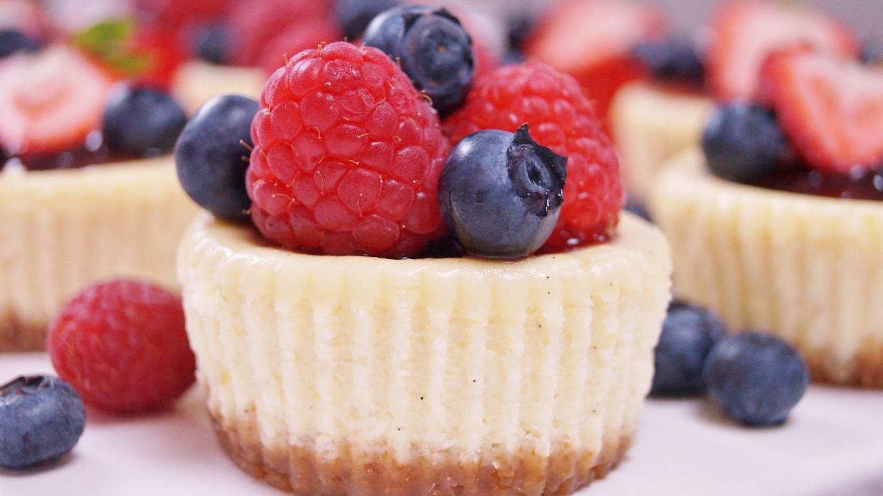 Mini Cheesecake Cupcakes
 Mini Cheesecakes