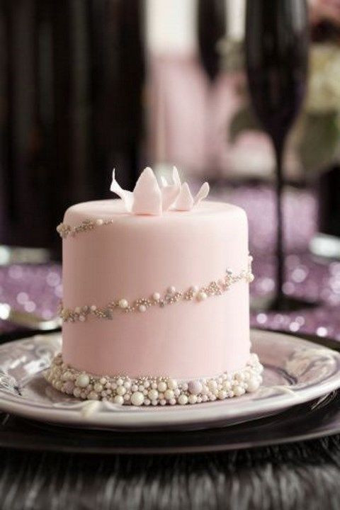 Mini Wedding Cakes
 The Latest Wedding Trend 50 Individual Wedding Cakes