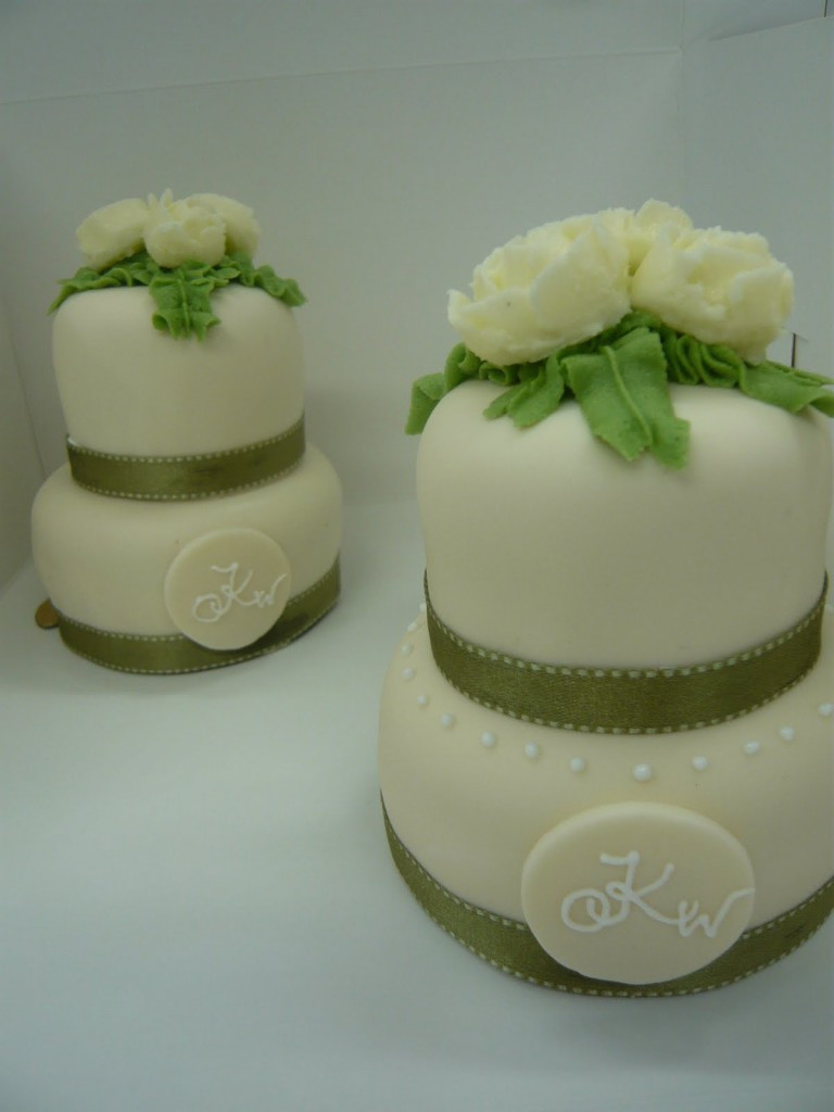 Mini Wedding Cakes
 Mini Wedding Cakes