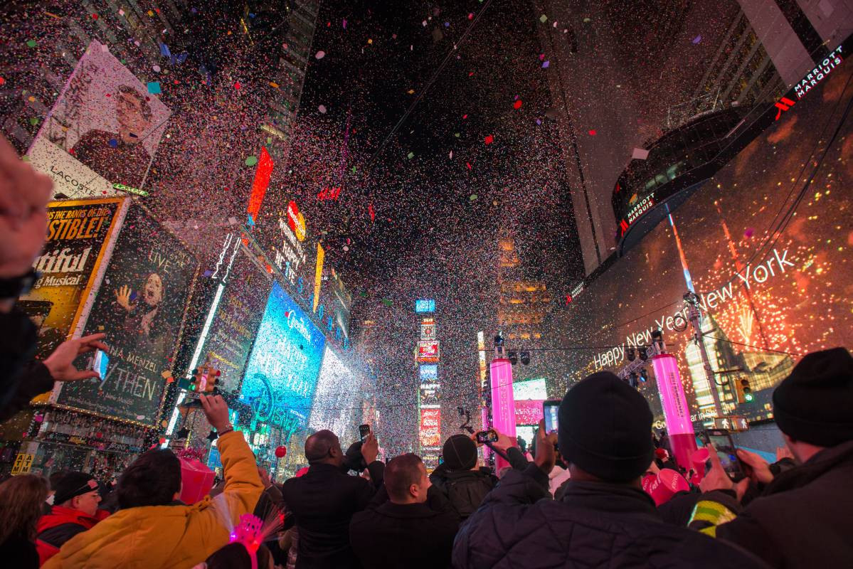 New Year'S Eve Dinner Nyc 2018
 New Year s Eve in Times Square Don t Drop the Ball
