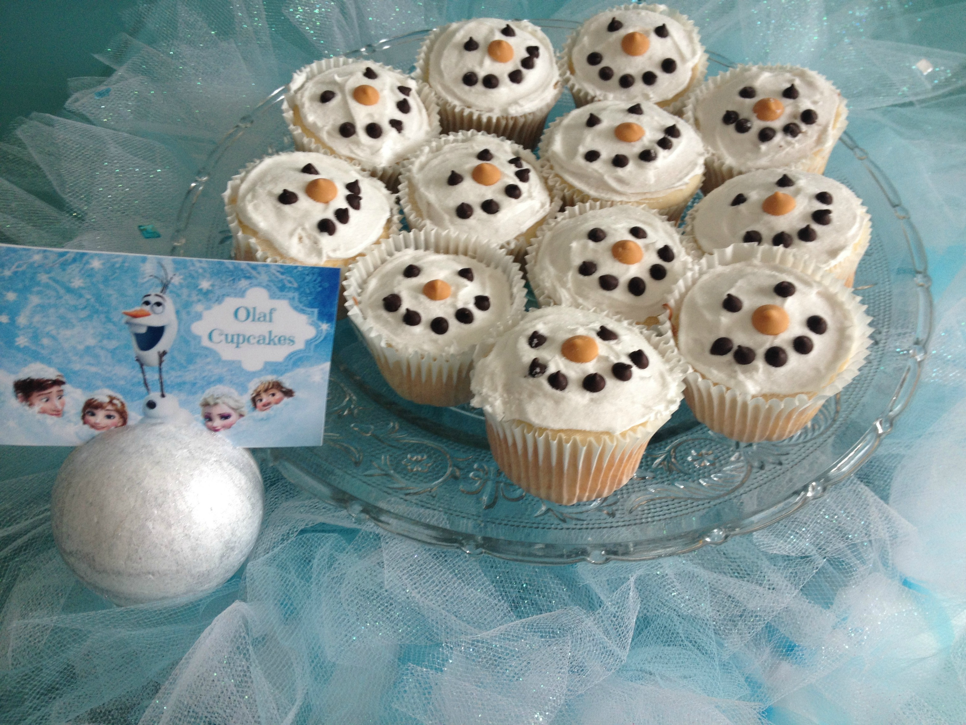 Olaf Cupcakes Cake
 How To Make The Easiest Disney Frozen Olaf Cupcakes