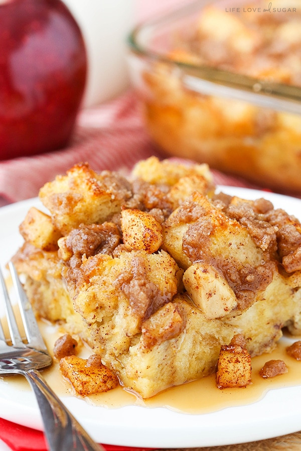 Overnight French Toast Casserole
 Overnight Cinnamon Apple Baked French Toast Casserole