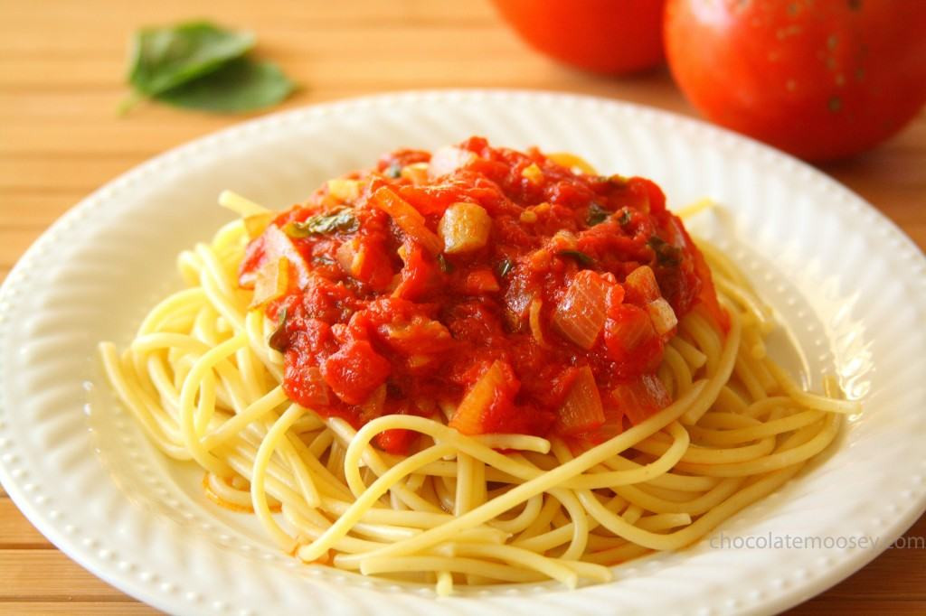 Pasta With Tomato Sauce
 spaghetti sauce from fresh tomatoes