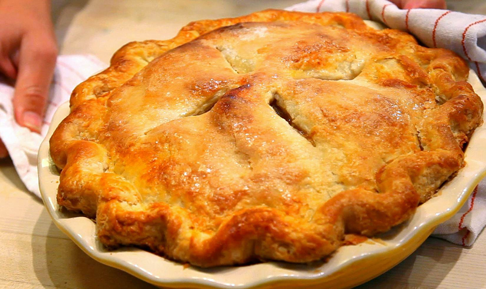 Pie Crust Recipes
 How to make pie crust video simple flaky apple pie recipe