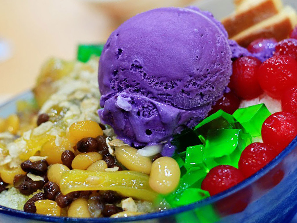 Popular Filipino Desserts
 18 Halo Halo dessert from Philippines – WOW Special Foo