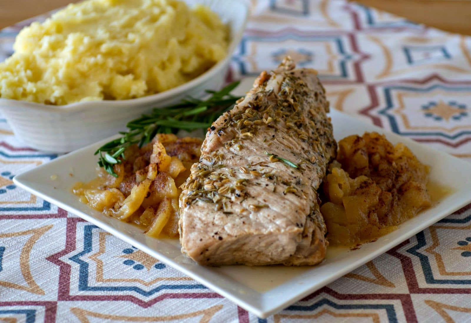 Pork Loin Pressure Cooker Time Per Pound
 Instant Pot Pork Loin with Apples and Mashed Potatoes
