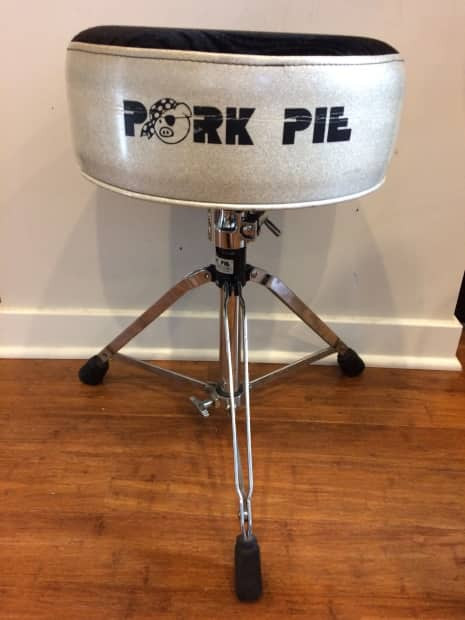 Pork Pie Drum Throne
 Pork Pie Round Drum Throne Silver Sparkle