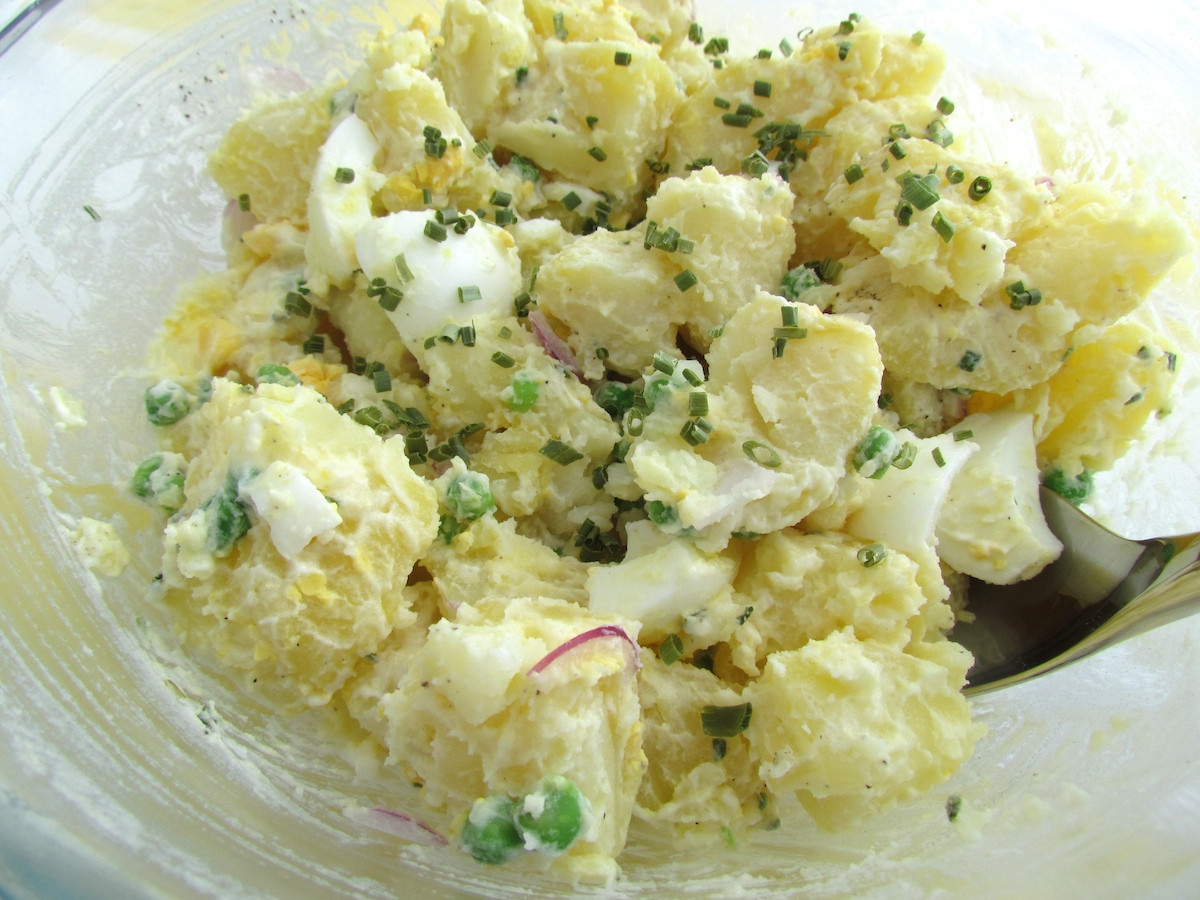 Potato Salad With Eggs
 potato and egg salad – Savormania
