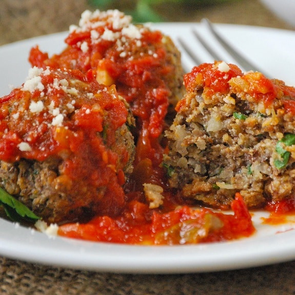 Pressure Cooker Tomato Sauce
 Pressure Cooker Cheesy Beef Meatballs in Tomato Basil