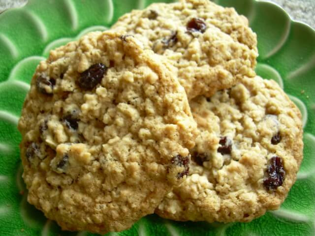 Quaker Oats Oatmeal Raisin Cookies
 Quaker Vanishing Oatmeal Raisin Cookies Recipe