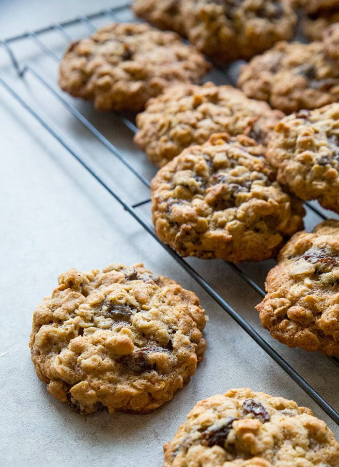 Quaker Oats Oatmeal Raisin Cookies
 Dad s Vanishing Oatmeal Raisin Cookies Right f the