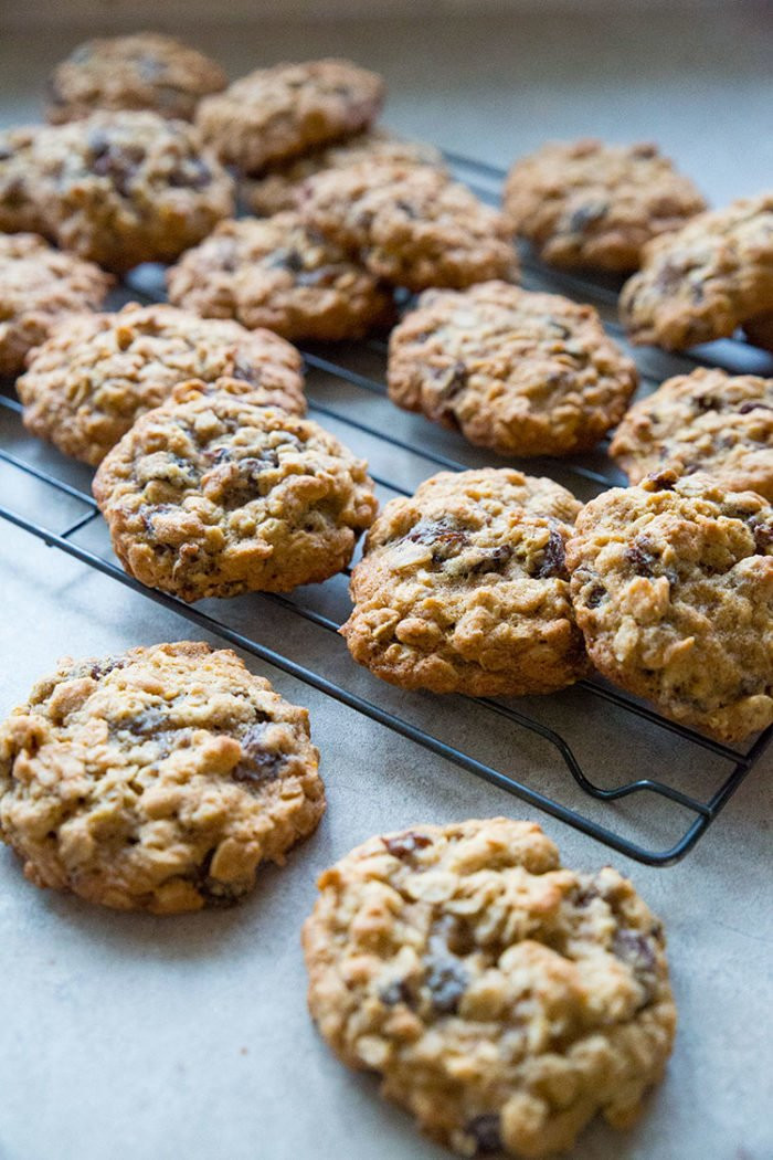 Quaker Oats Oatmeal Raisin Cookies
 Dad s Vanishing Oatmeal Raisin Cookies Right f the