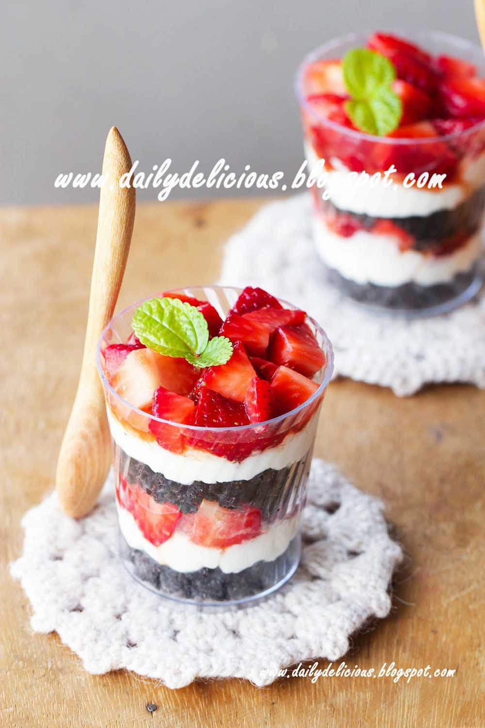 Quick Cream Cheese Dessert
 dailydelicious Quick fix desserts Easy Strawberry and