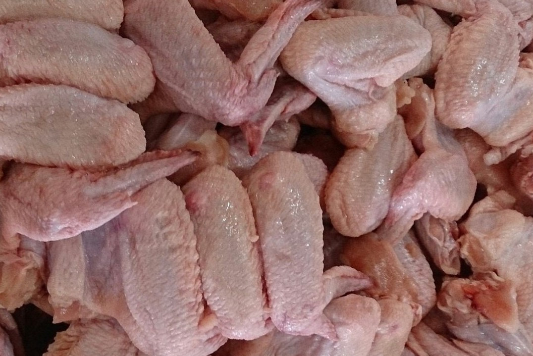 Raw Chicken Wings
 Meat inspectors working short handed across tario