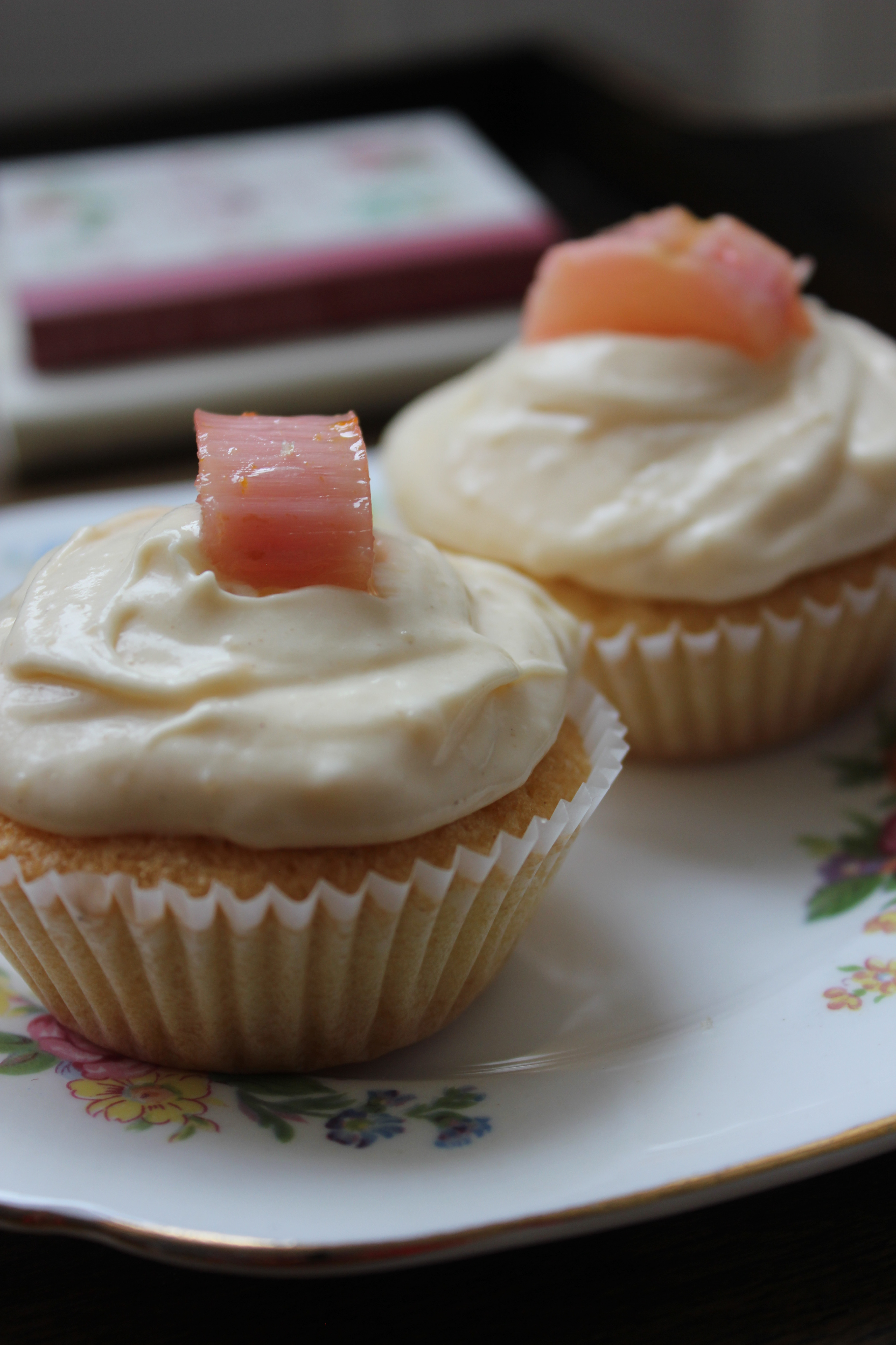 Rhubarb Custard Cupcakes
 Rosie Makes Rhubarb & Vanilla Custard Cupcakes