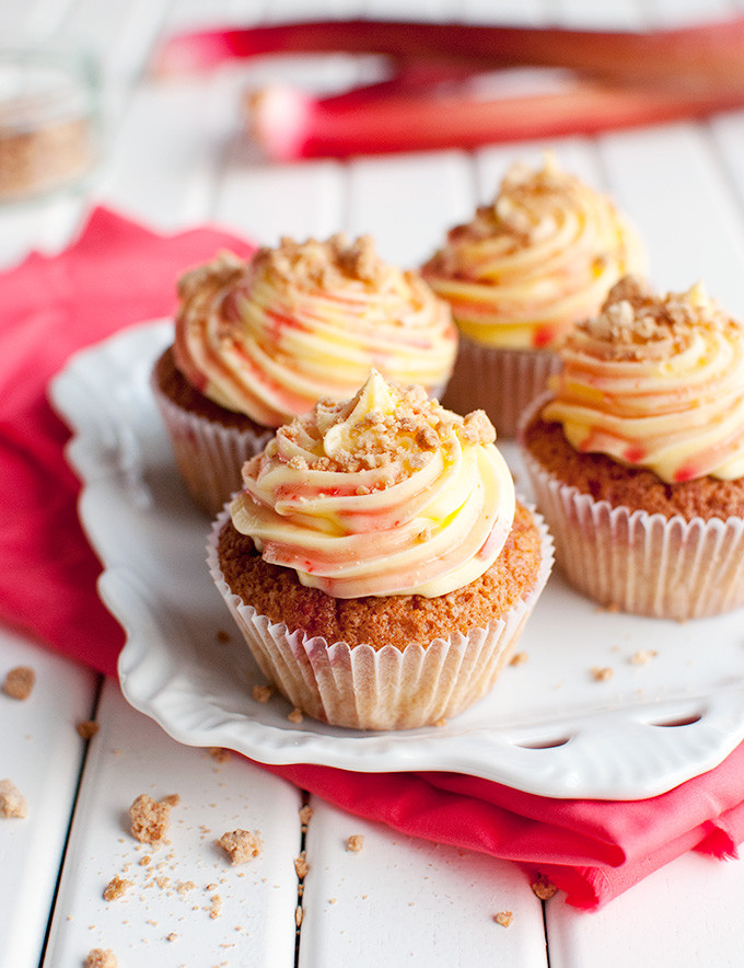 Rhubarb Custard Cupcakes
 Rhubarb and Custard Cupcakes