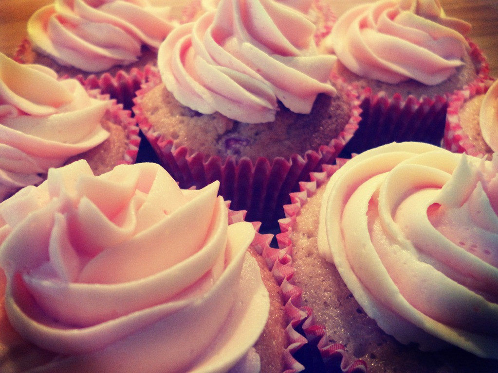 Rhubarb Custard Cupcakes
 Rhubarb and Custard Cupcakes…