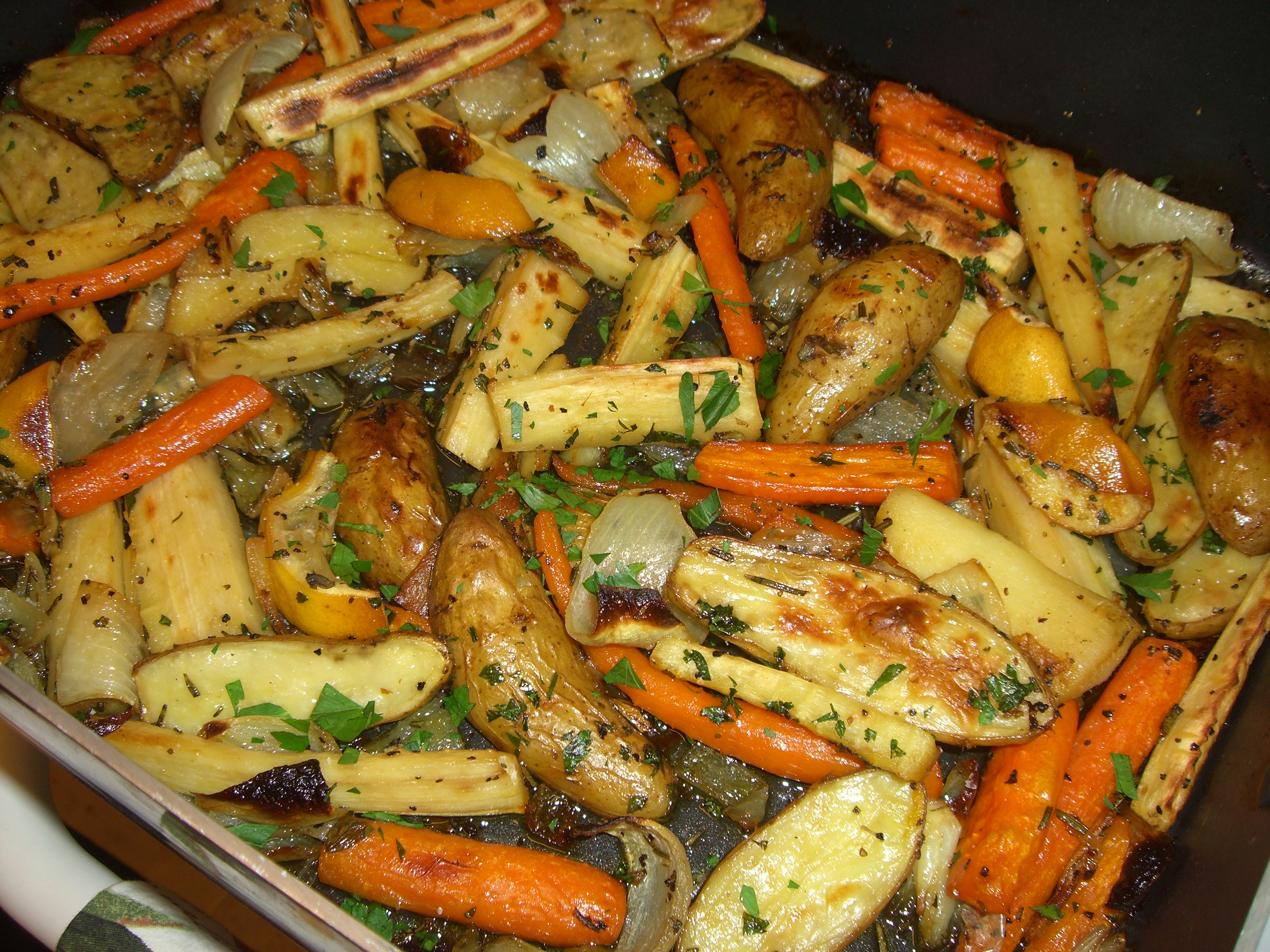 Roasted Potatoes And Carrots And Onions
 roasted potatoes and onions and carrots