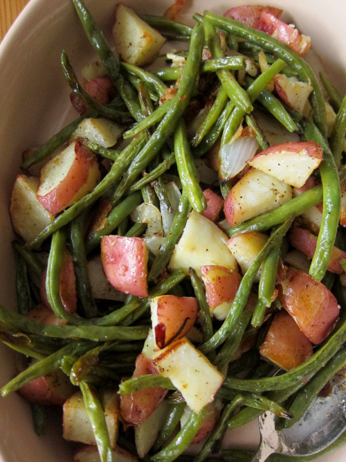 Roasted Potatoes And Green Beans
 Oven Roasted Potatoes and Green Beans