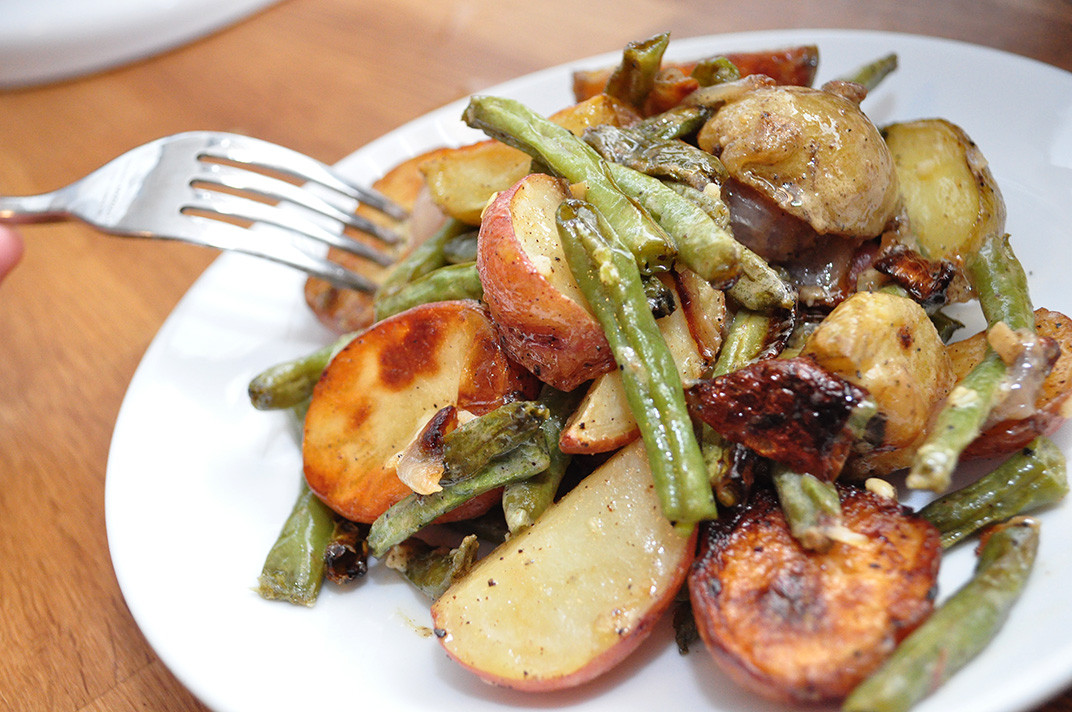 Roasted Potatoes And Green Beans
 Warm Roasted Potato and Green Bean Salad