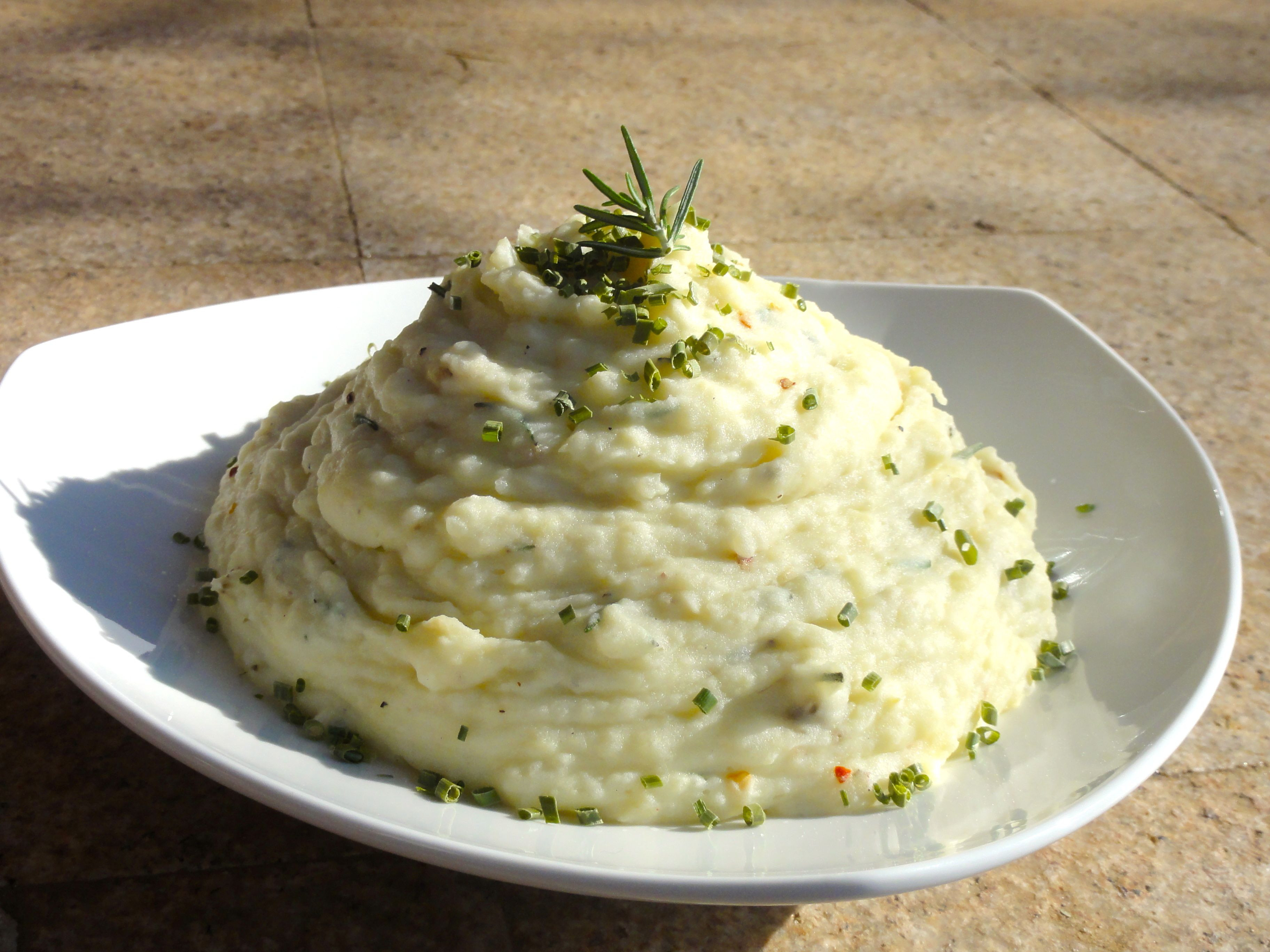 Rosemary Garlic Mashed Potatoes
 Rosemary Garlic Mashed Potatos