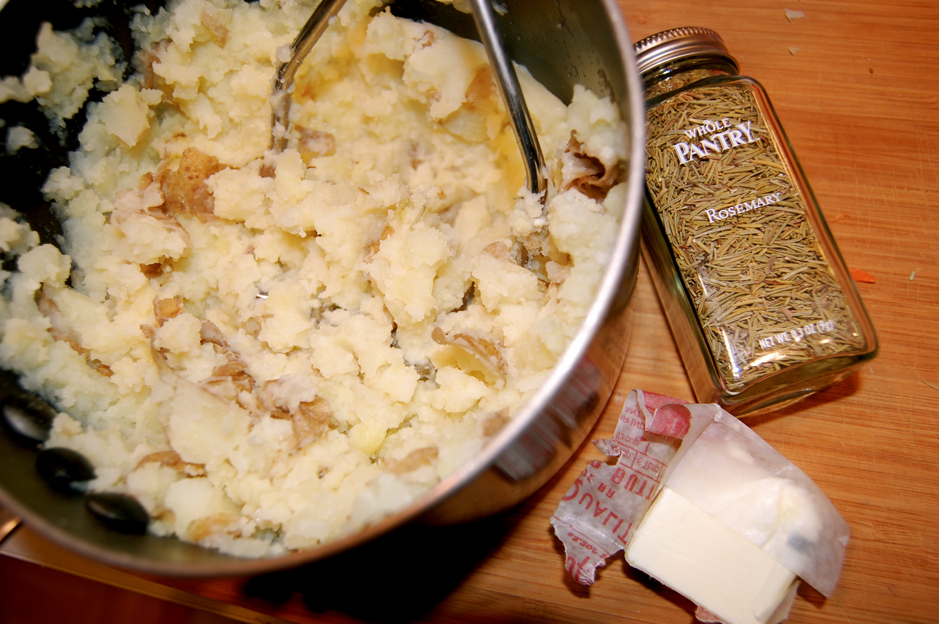 Rosemary Garlic Mashed Potatoes
 Rosemary Garlic Mashed Potatoes