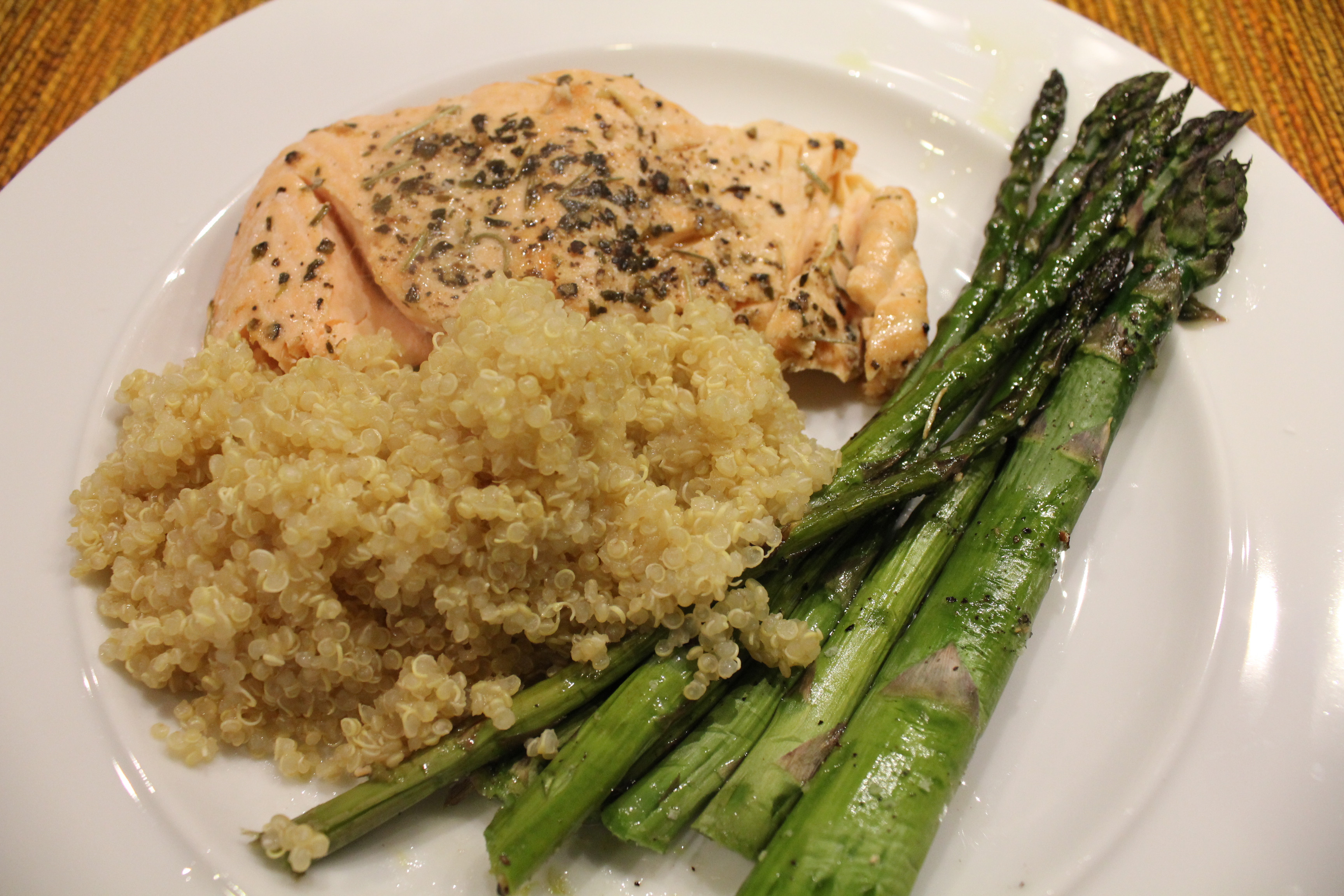 Salmon And Asparagus Recipe
 Simple Quinoa Recipe served with salmon and asparagus