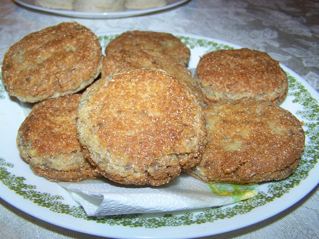 Salmon Patties With Cornmeal
 Man That Stuff Is Good Fried Salmon Patties