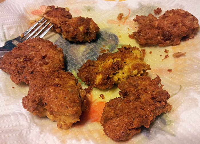 Salmon Patties With Cornmeal
 salmon patties with cornmeal and flour