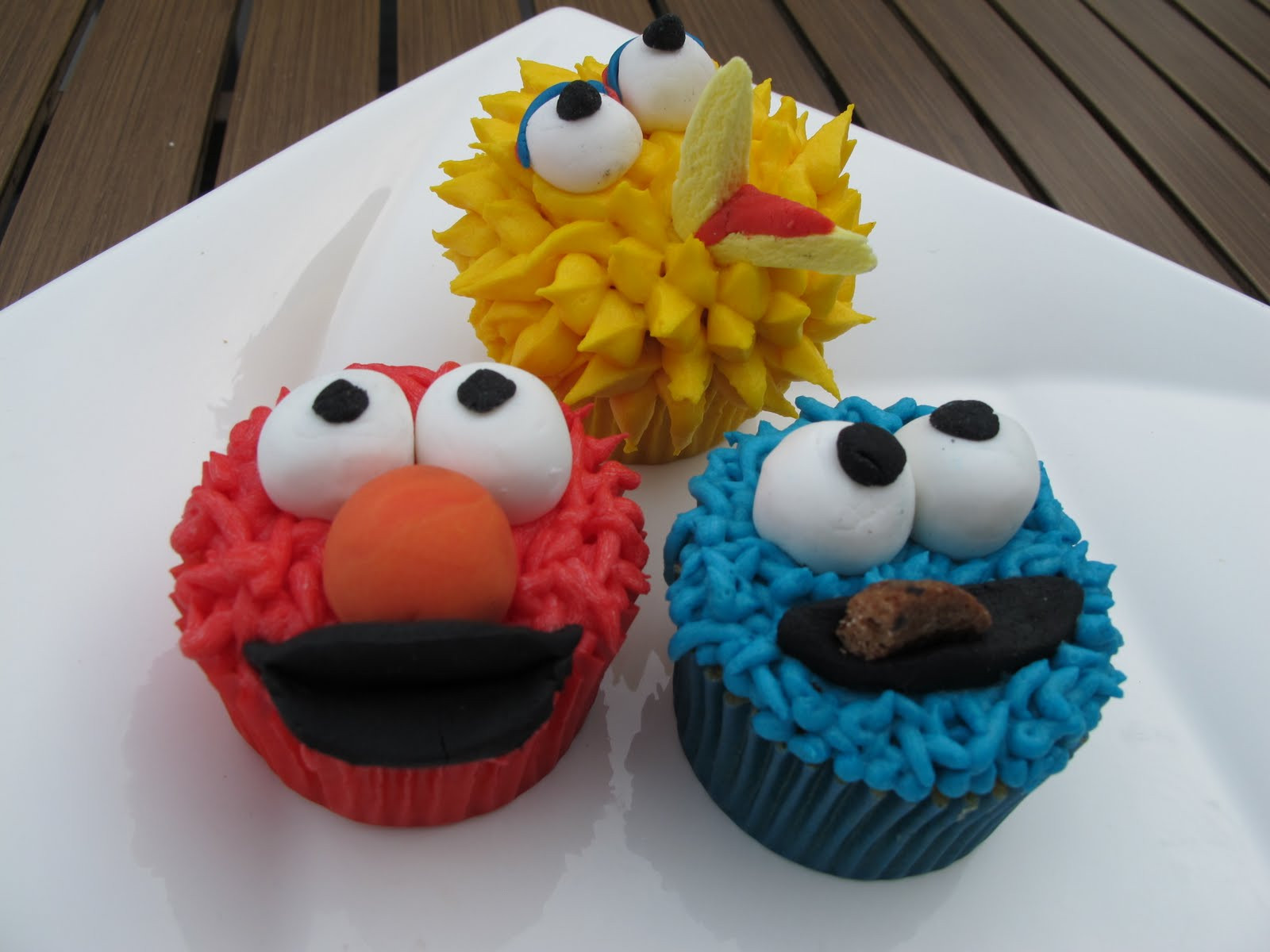 Sesame Street Cupcakes
 Eat me Sesame Street Cupcakes