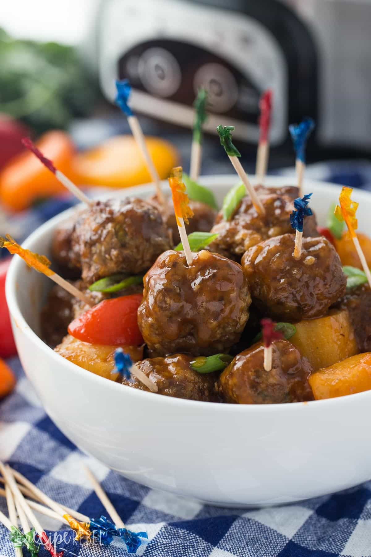 Slow Cooker Meatball Appetizer
 Slow Cooker Pineapple Brown Sugar Meatballs easy appetizer