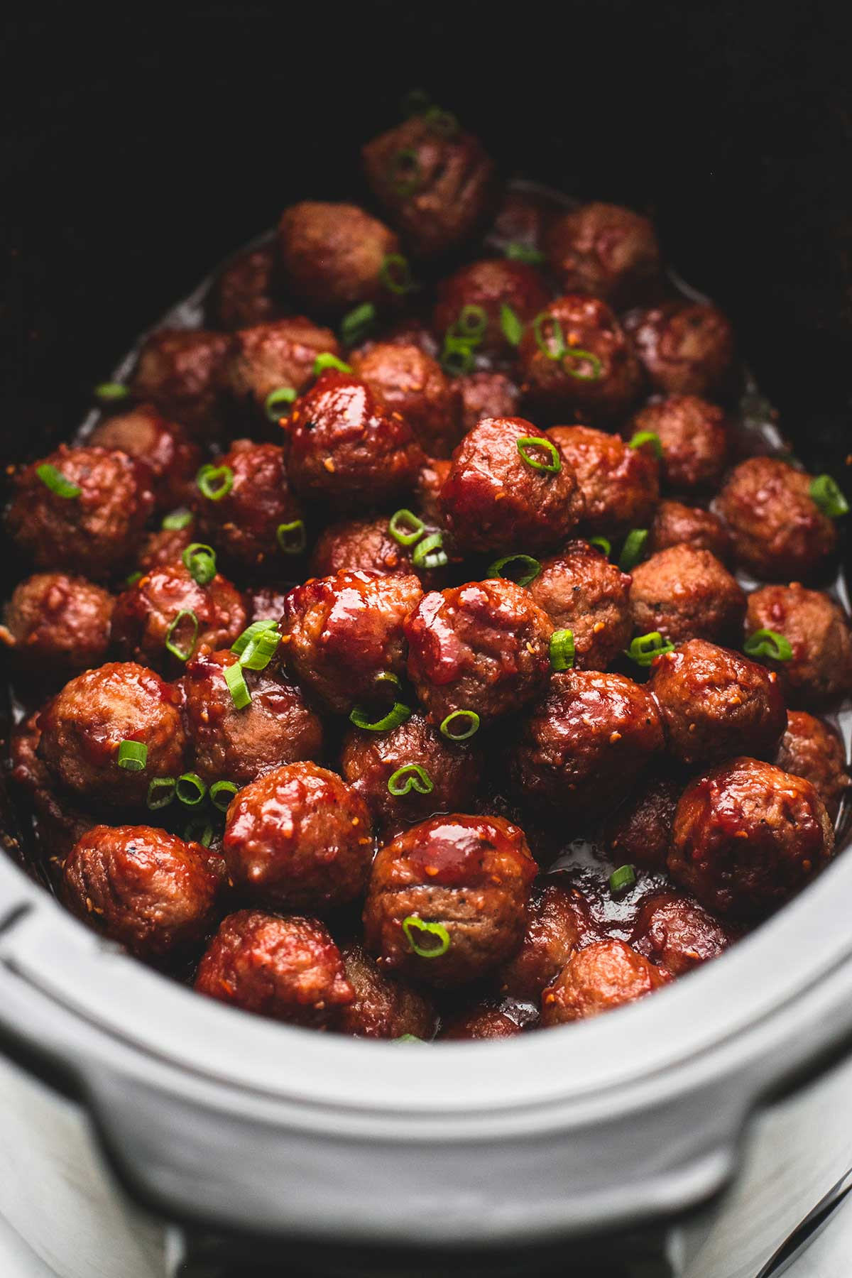 Slow Cooker Meatball Appetizer
 3 Ingre nt Slow Cooker Sweet n Spicy Party Meatballs