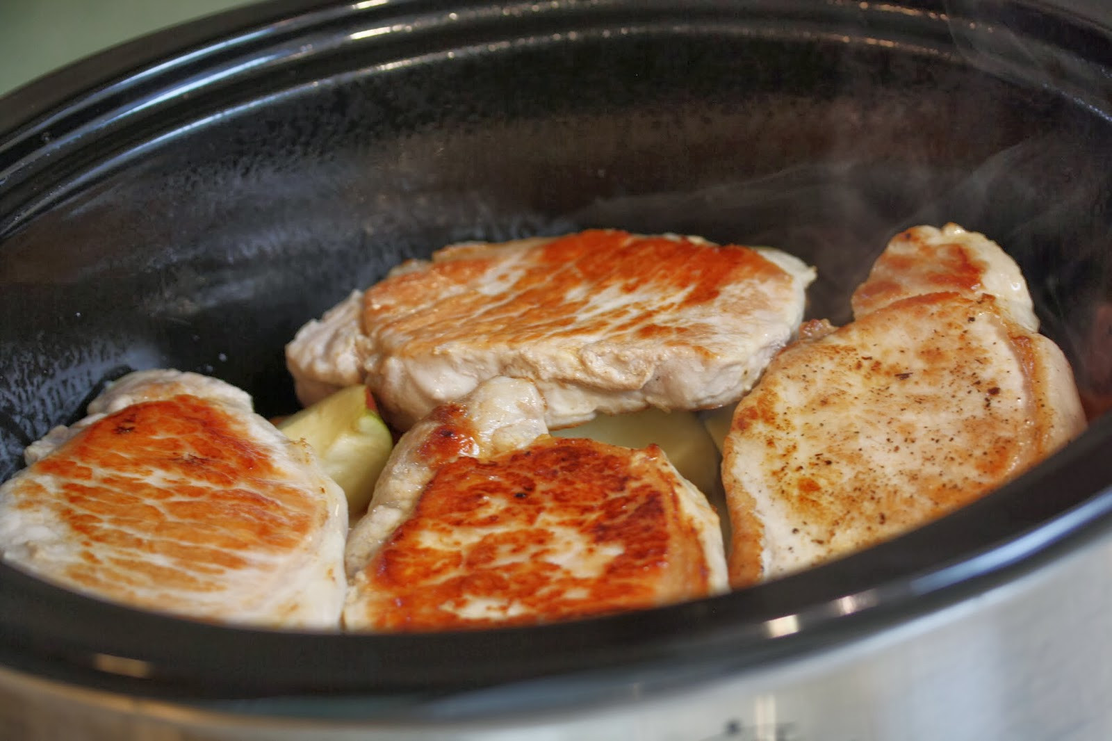 Slow Cooker Pork Chops With Apples
 Hot Dinner Happy Home Slow Cooker Pork Chops with Apples