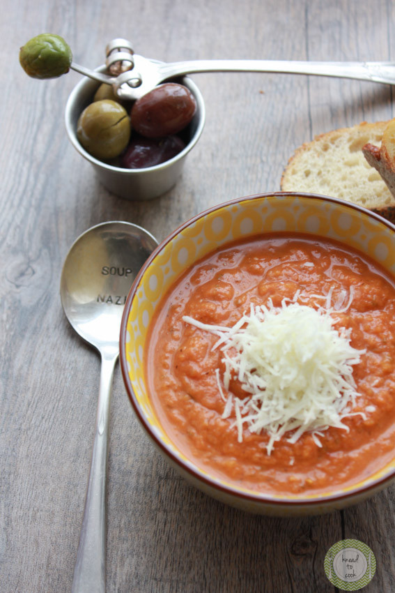 Slow Cooker Tomato Soup
 Slow cooker tomato basil soup