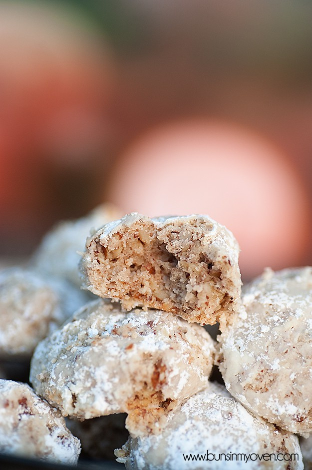 Snowball Cookies Recipe
 Snowball Cookies — Buns In My Oven