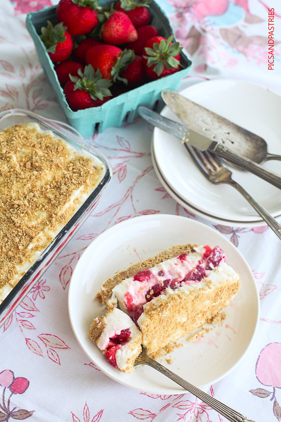 Strawberry Graham Cracker Dessert
 Delicious Desserts for People who Love Marshmallows