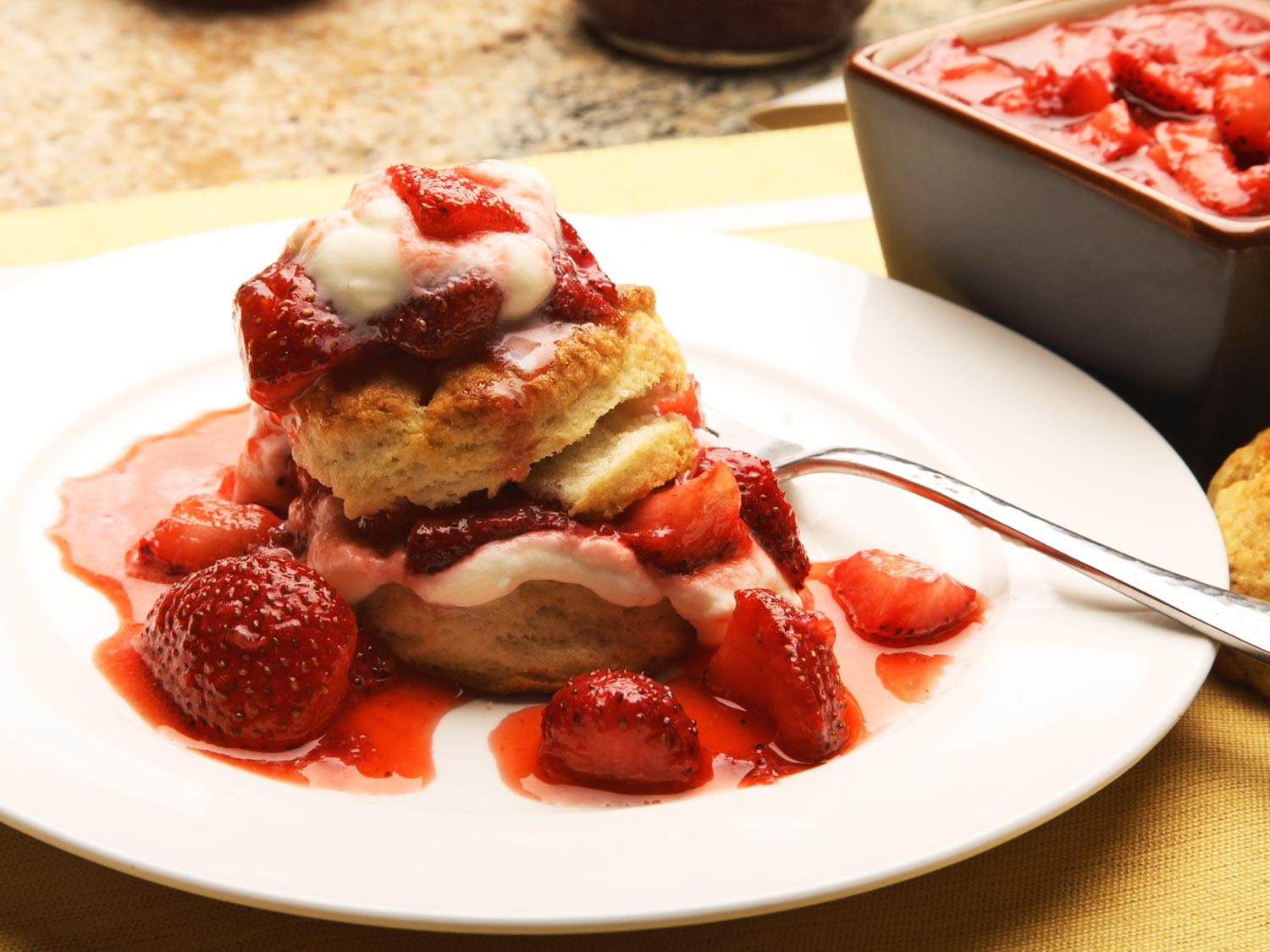 Strawberry Shortcake Biscuits Recipes
 5 Ingre nts and 10 Minutes = Awesome Strawberry