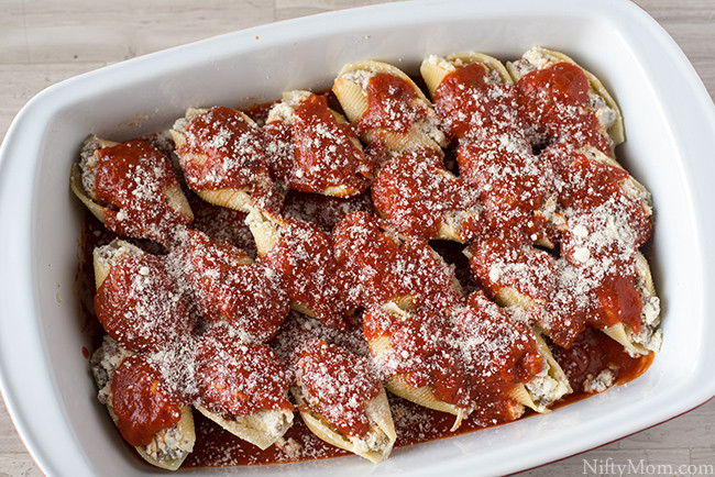 Stuffed Shells With Ground Beef
 Stuffed Shells with Ground Beef & Cheese